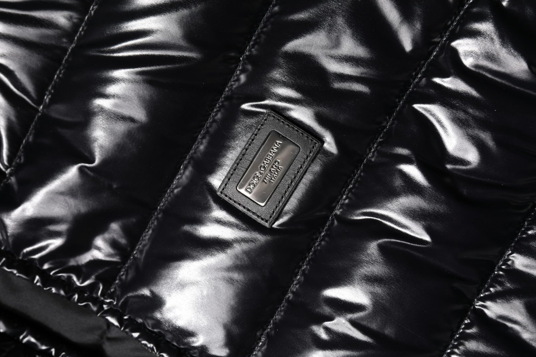 Dolce & Gabbana Schwarze Logo-Plakette Full Zip Pufferjacke