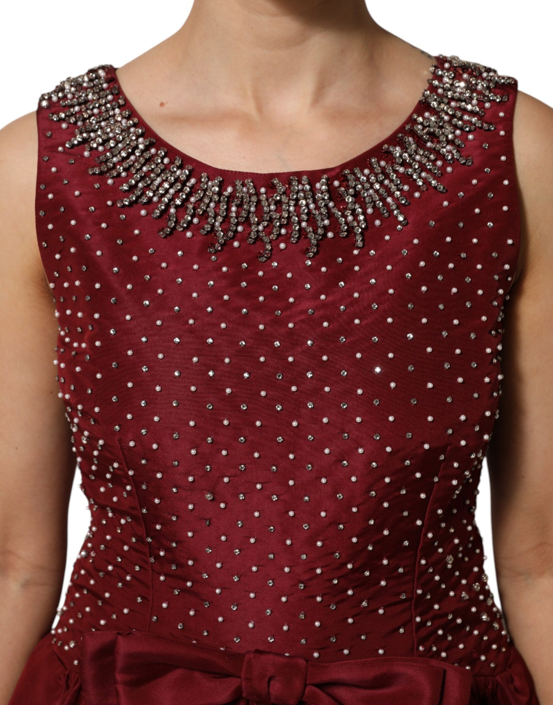 Dolce & Gabbana Burgunderfarbenes Abendkleid aus Seide mit Perlen