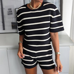 Comfy Short Sleeve Gestreiftes Zweiteiler-Set - Herbstslook mit Stil & Komfort