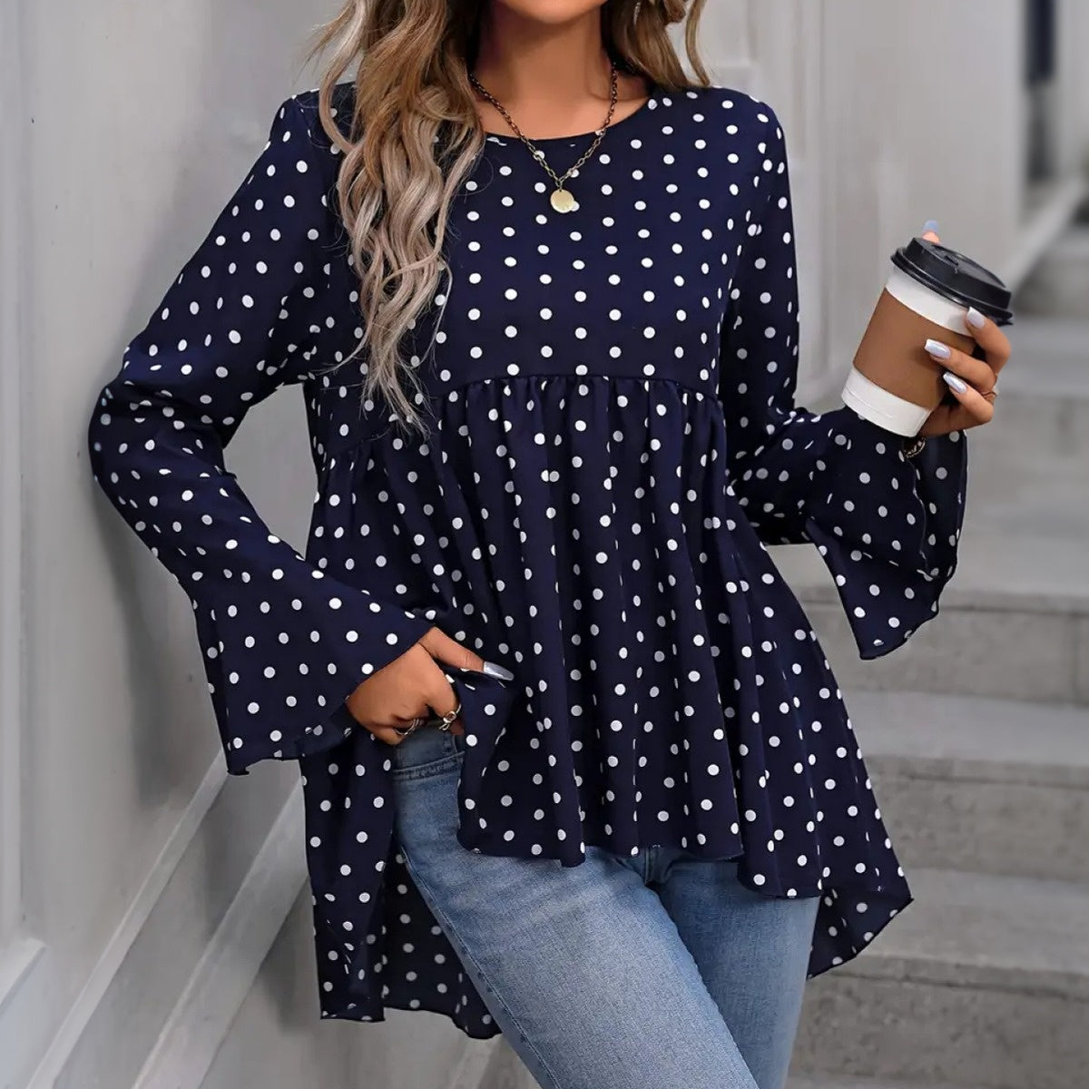 Navy Langarmshirt mit Rundhalsausschnitt - Herbstsmode trifft Komfort