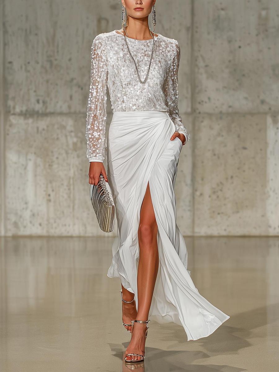 Winter Glamour: Silver Sequins Maxi Kleid mit High Slit und Rundhals