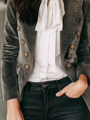 Edler Samt-Blazer für den stilvollen Herbst-Look