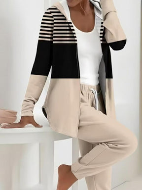 Winter-Chic Brown Striped Hoodie-Zweiteiler: Wärme trifft auf Stil
