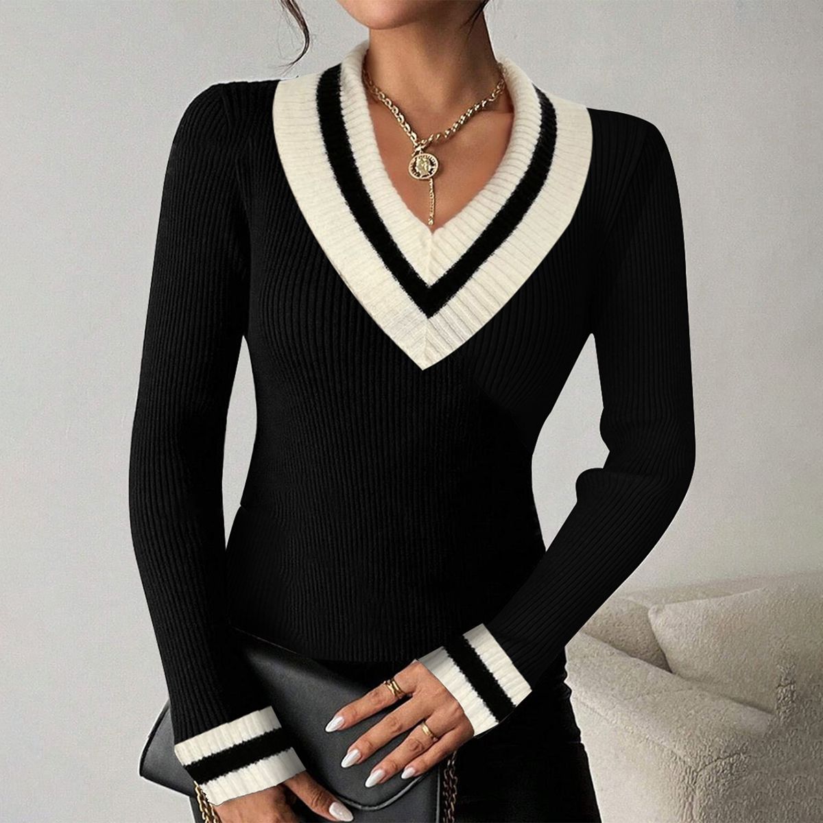 Stylisher Black & White Color Block Sweater - Dein Must-Have für den Herbst