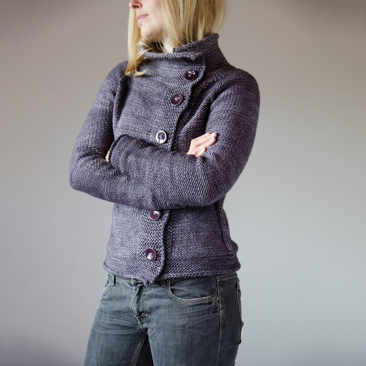 Herbstlicher Vintage Grey Mock Neck Cardigan - Eleganz trifft auf Komfort