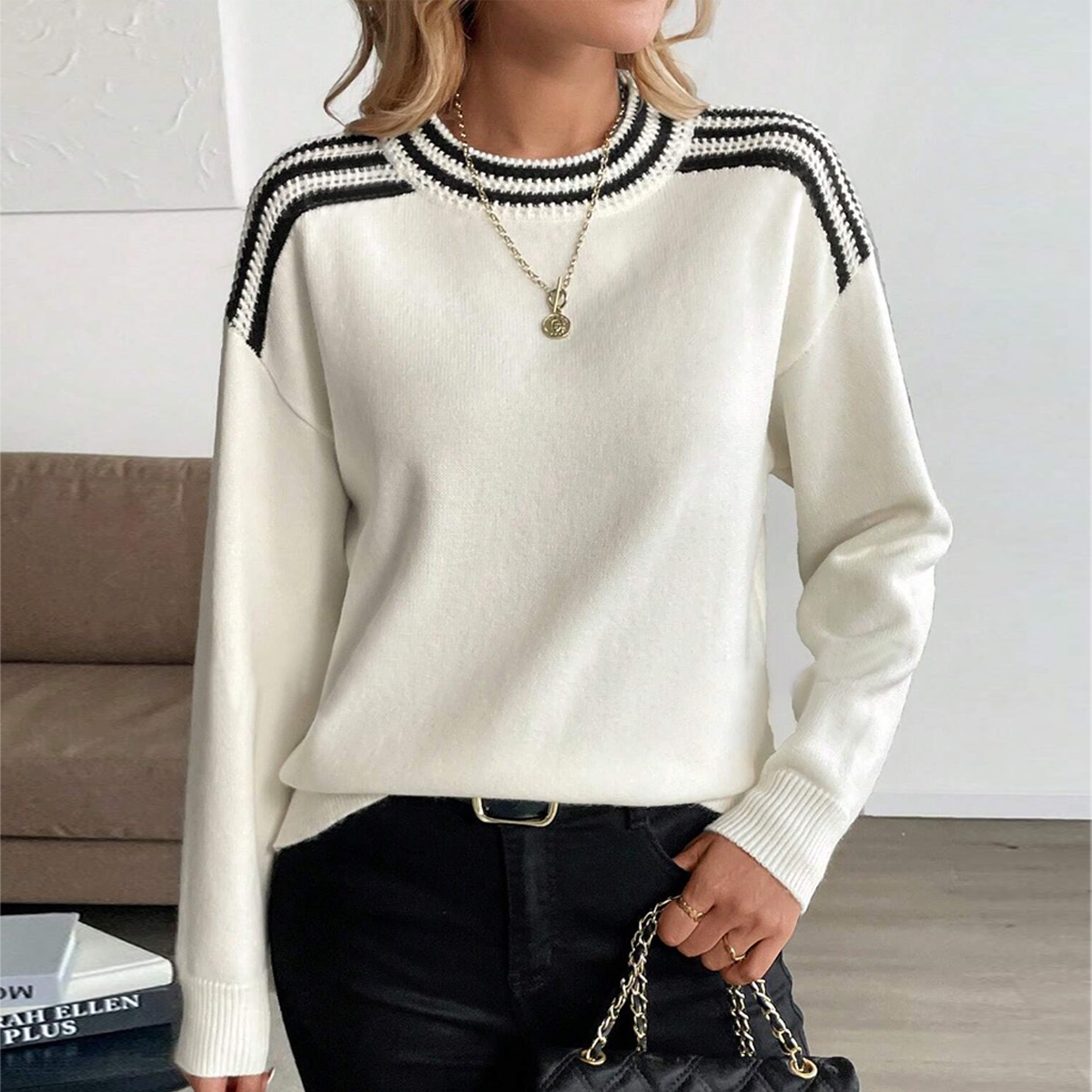 Herbstlicher Ivory Color Block Pullover - Eleganz & Komfort für kühle Tage