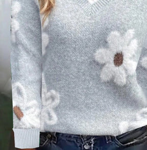 Kuscheliger Herbst-Pullover: Grey Floral Print, V-Ausschnitt, Lange Ärmel