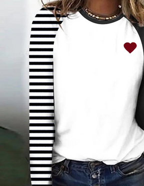 Winter Damen Longsleeve mit Herzprint – warm & stylisch