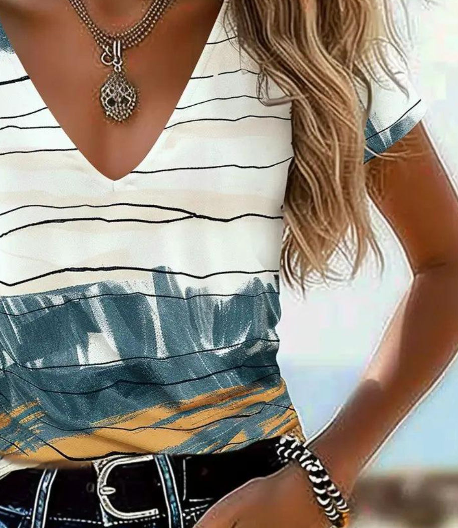 Winter V-Neck Damen Top mit abstraktem Print, weich & figurbetont