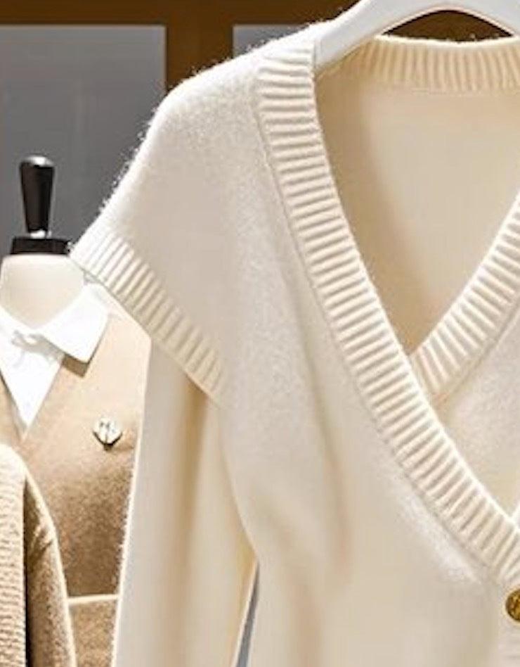 Kuscheliger Cozy White V-Neck Sweater - Perfekt für den Herbst
