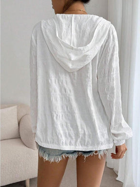 Herbstlicher Komfort: Kuscheliger White Plain Hoodie - Minimalistisch & Stilvoll