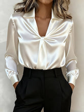 Elegante Winter Bluse cremeweiß – seidiger Büro Chic