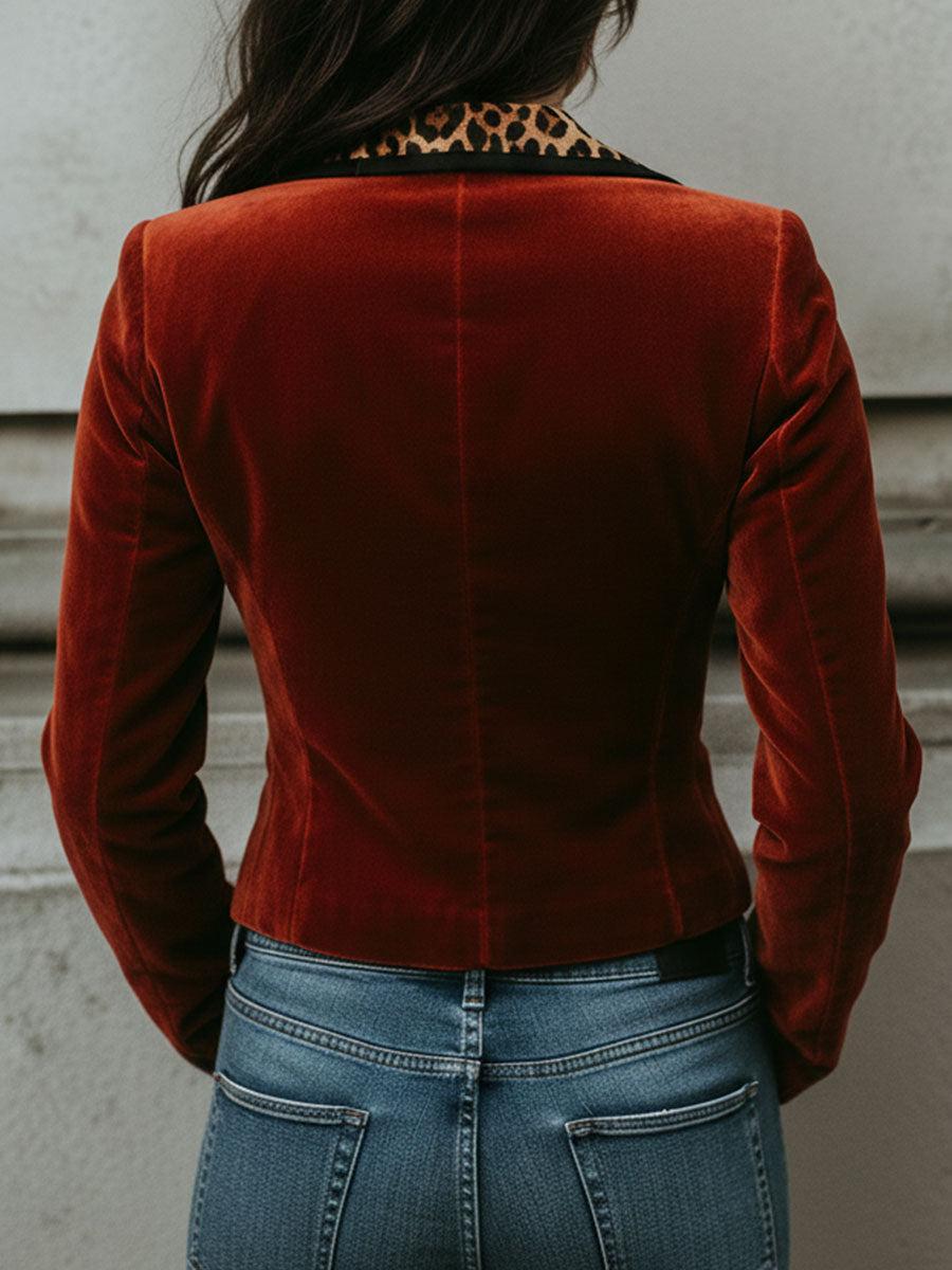 Herbstlicher Samt-Blazer in Burgunderrot mit Leopardenmuster - Luxus pur!