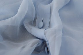 Dolce & Gabbana Hellblaues Seiden-Ascot-Kragen-Top mit langen Ärmeln