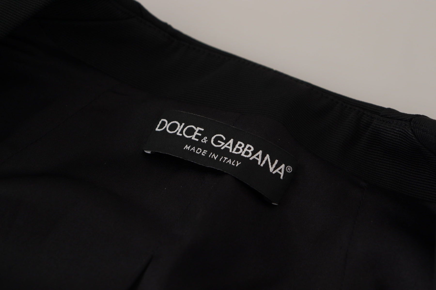Dolce & Gabbana Schwarze Slim Fit Jacke mit langen Ärmeln und Schnappverschluss