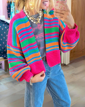Vibrant Rainbow Striped Knit Cardigan - Ihr farbenfrohes Herbst-Must-Have