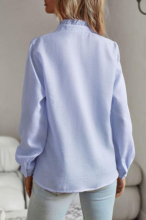Hellblaues Winter Longsleeve Blusenshirt mit Rüschen