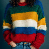 Flauschiger Rainbow Winterpullover – warm, bunt, kuschelig