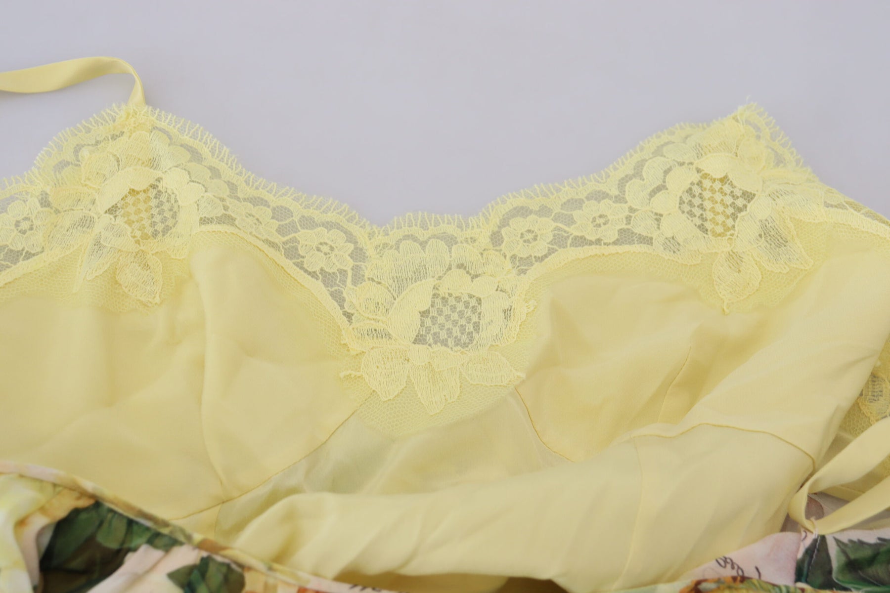 Dolce & Gabbana Langes Maxikleid mit Blumendruck aus Seide in mehreren Farben