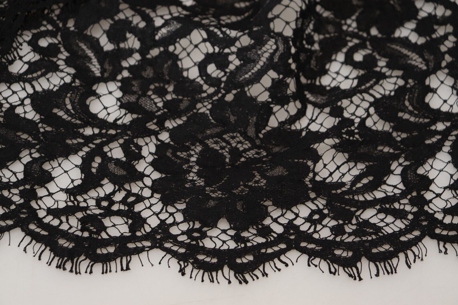 Dolce & Gabbana Schwarzes Shift-Minikleid aus Baumwolle mit floraler Spitze