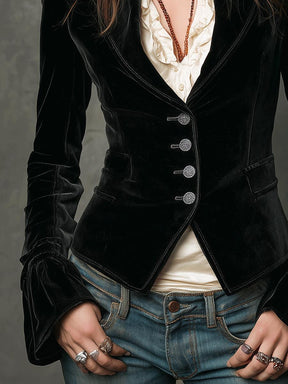 Winter-Eleganz: Samtjacke mit Rüschenärmeln - Luxus & Komfort vereint