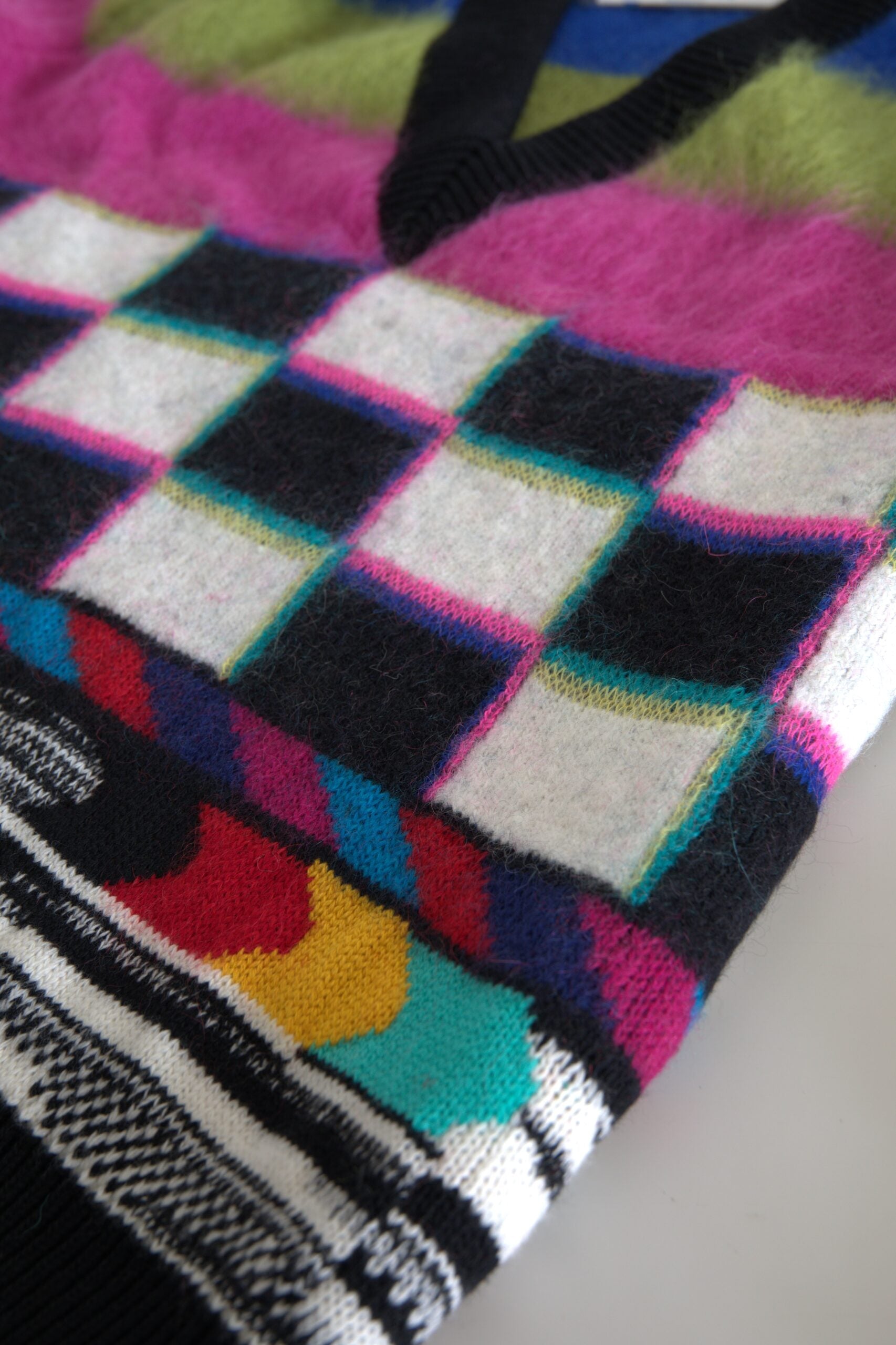 Dolce & Gabbana Mehrfarbig gestreifter Pullover mit V-Ausschnitt