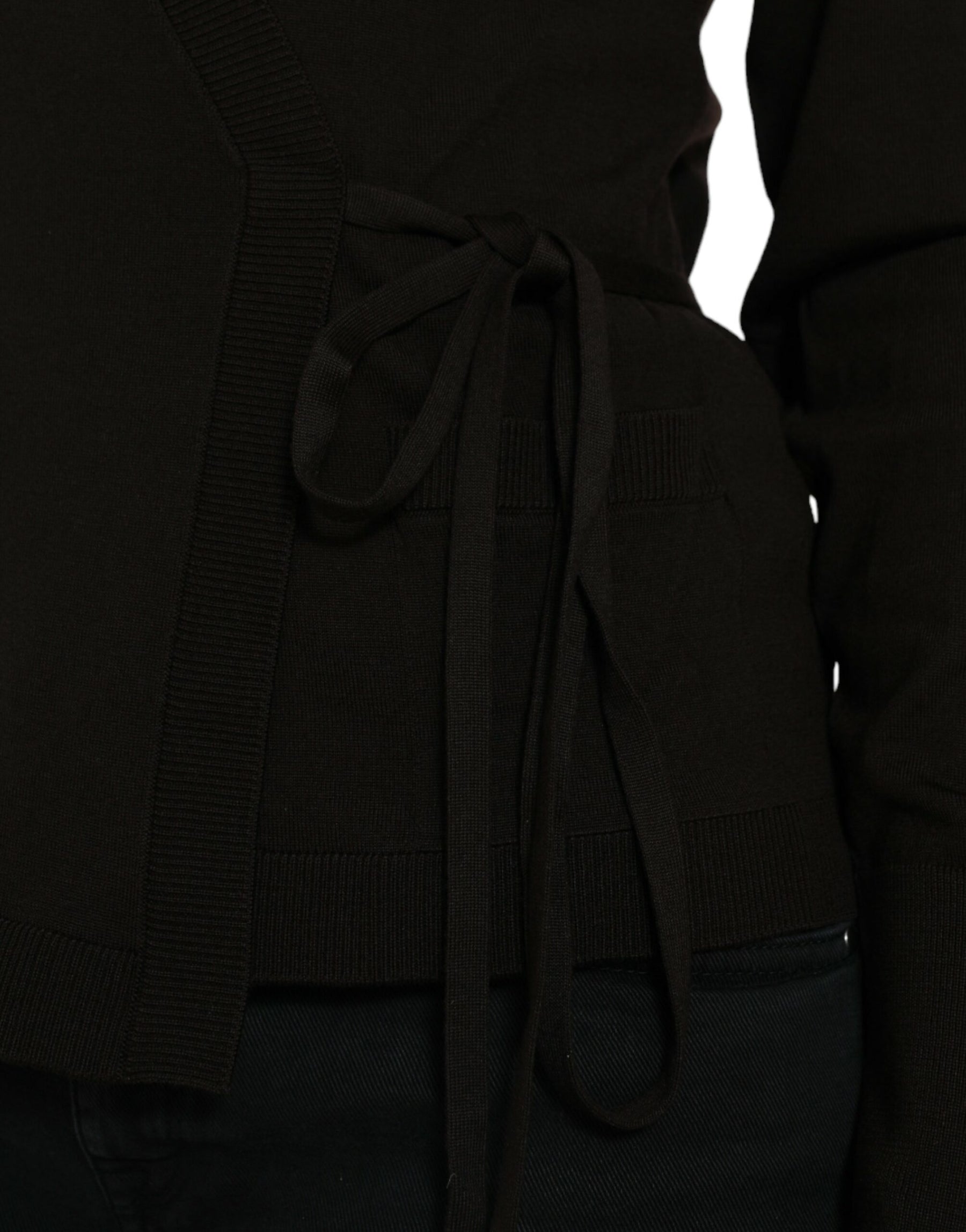 Dolce & Gabbana Schwarzer Wollpullover mit V-Ausschnitt und gekreuztem Kragen