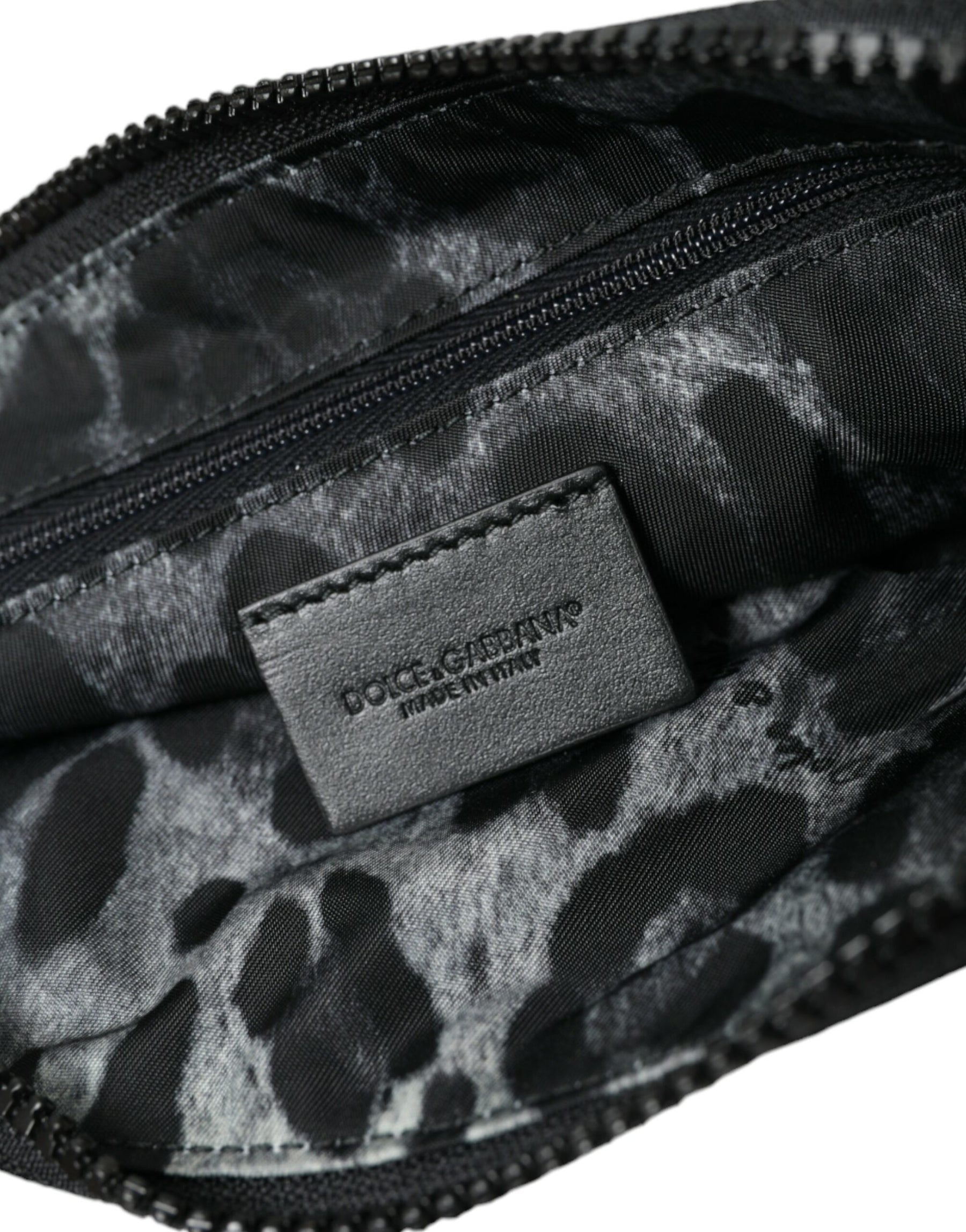 Dolce & Gabbana Schwarzes Nylon Logo Plaque Schlüsselanhänger Tasche Clutch