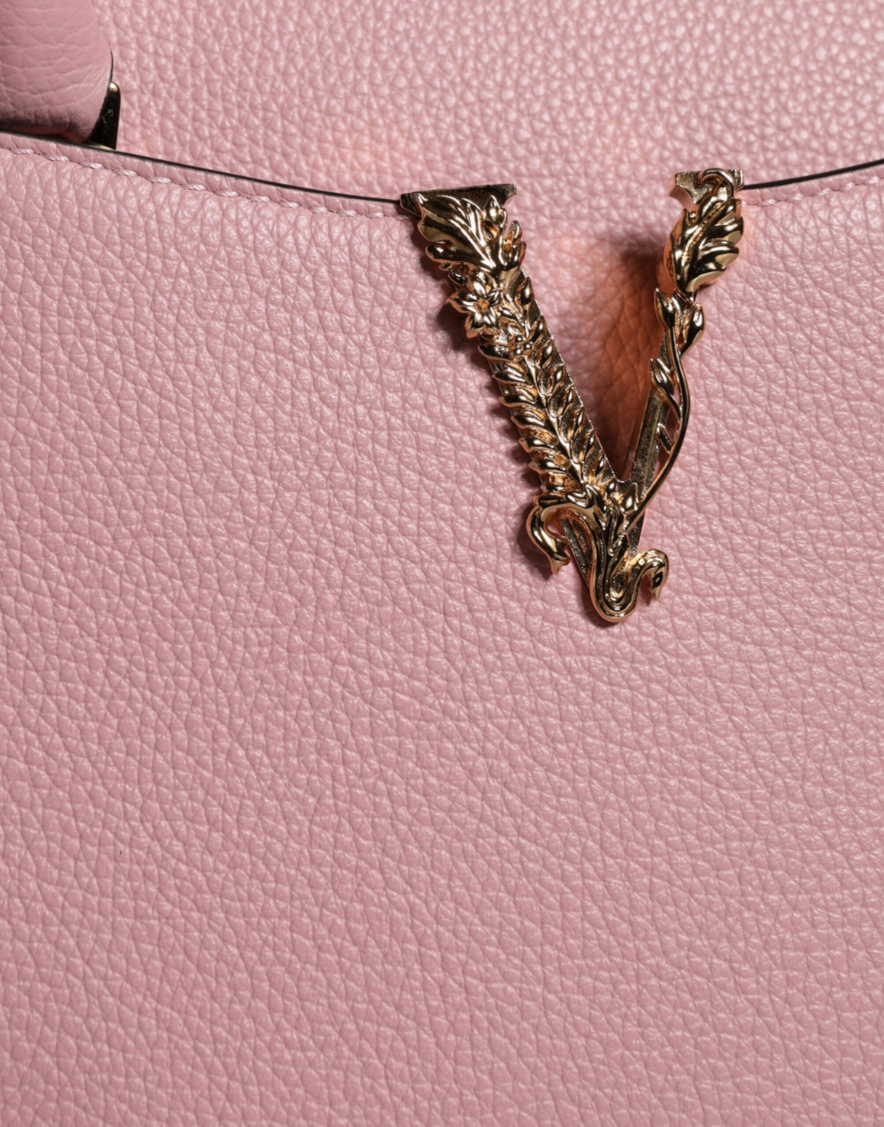 Versace Pinke Crossbody-Tasche mit kleinem Griff aus genarbtem Kalbsleder