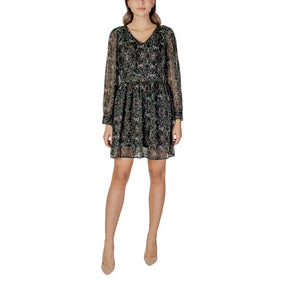 Only Schwarzer Recycelter Polyester kurz