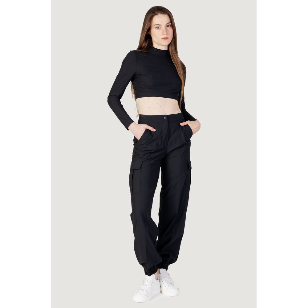 Calvin Klein Jeans Schwarzes Oberteil aus wiederverwertetem Polyester
