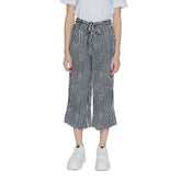 Only Schwarze Viskose-Cropped-Hose