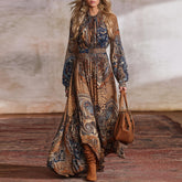 Winter-Boho-Chic: Maxi-Kleid mit Brauner Bohemian-Print für kalte Tage
