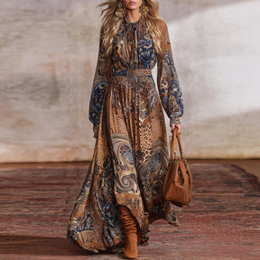 Winter-Boho-Chic: Maxi-Kleid mit Brauner Bohemian-Print für kalte Tage