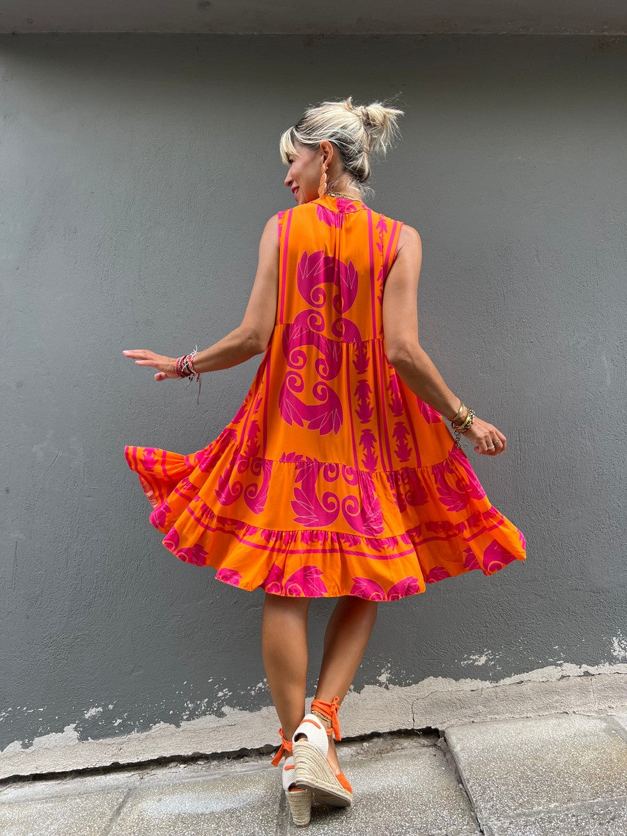 Orangefarbenes Ärmelloses Minikleid - Der perfekte Herbstsbegleiter