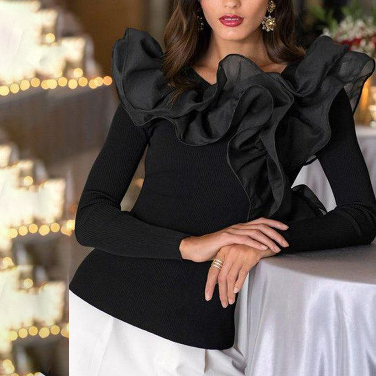 Elegantes schwarzes Winter-Volant Top für Festtage