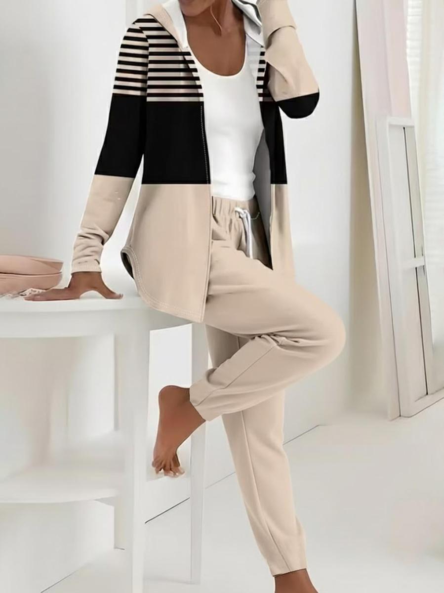 Winter-Chic Brown Striped Hoodie-Zweiteiler: Wärme trifft auf Stil