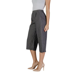 Vero Moda Schwarze und weiße Polyester-Hose in Kurzform
