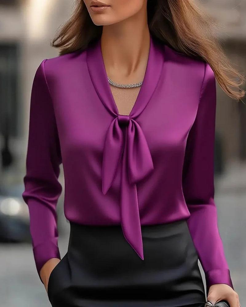 Herbstlicher Luxus: Purple Satin Long Sleeve Bluse mit Bindekragen