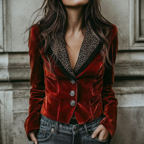 Herbstlicher Samt-Blazer in Burgunderrot mit Leopardenmuster - Luxus pur!