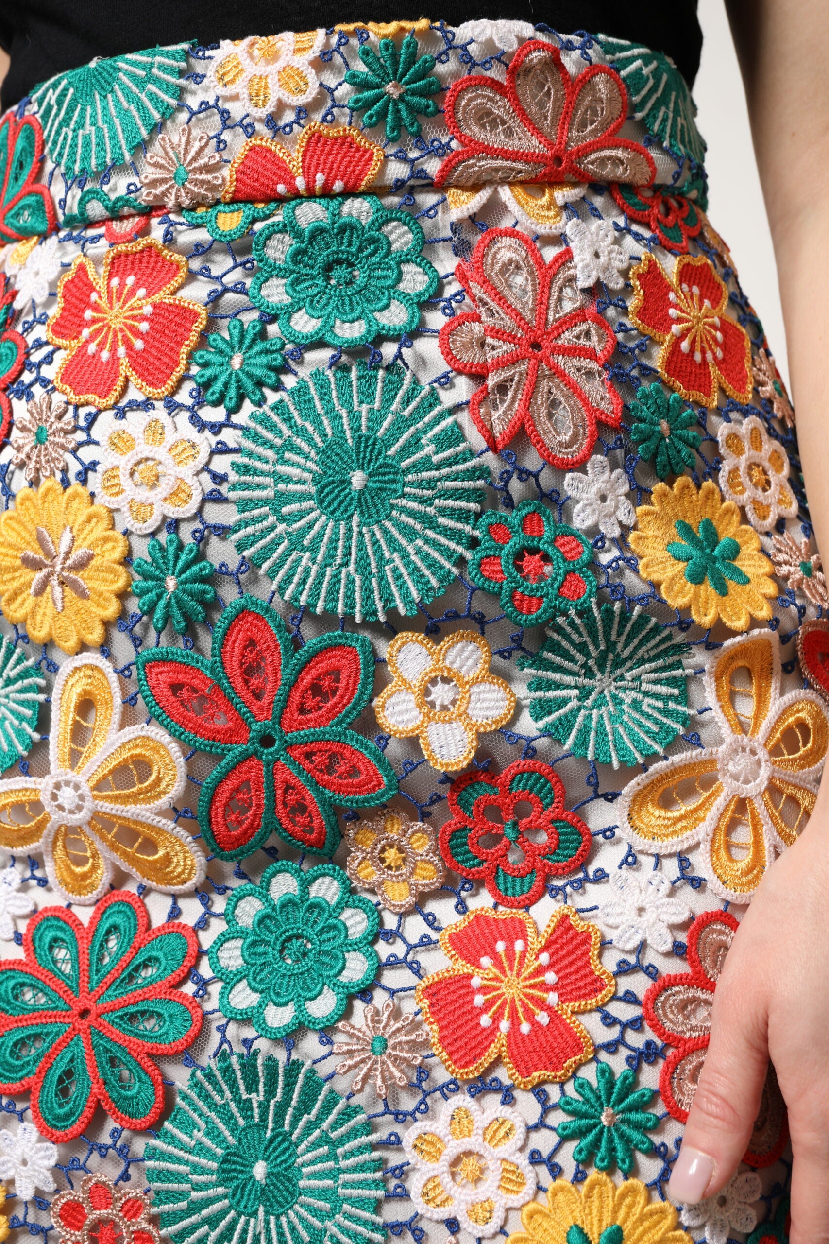 Dolce & Gabbana Multicolor Floraler Spitzen-Minirock mit hoher Taille