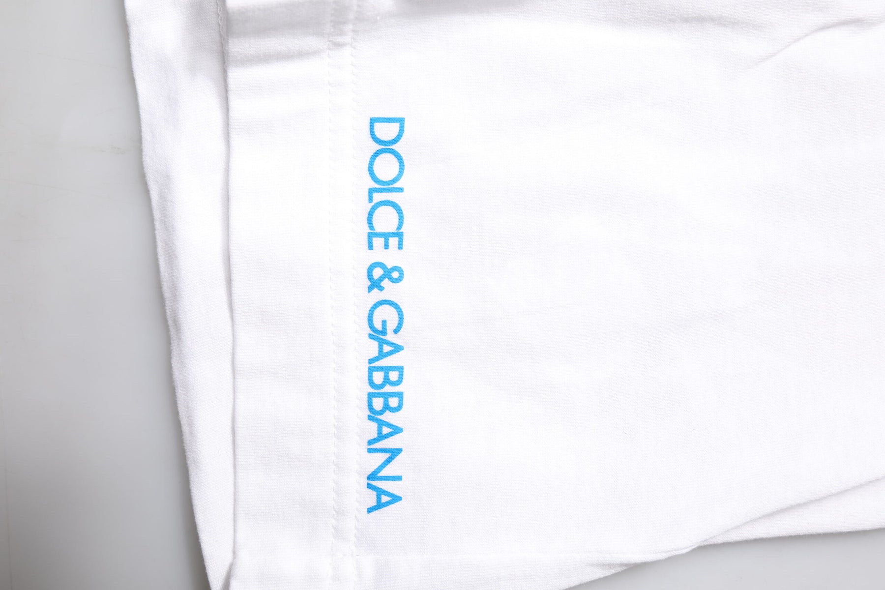 Dolce & Gabbana Weißes T-Shirt mit Rundhalsausschnitt aus Baumwolle mit Grafikdruck