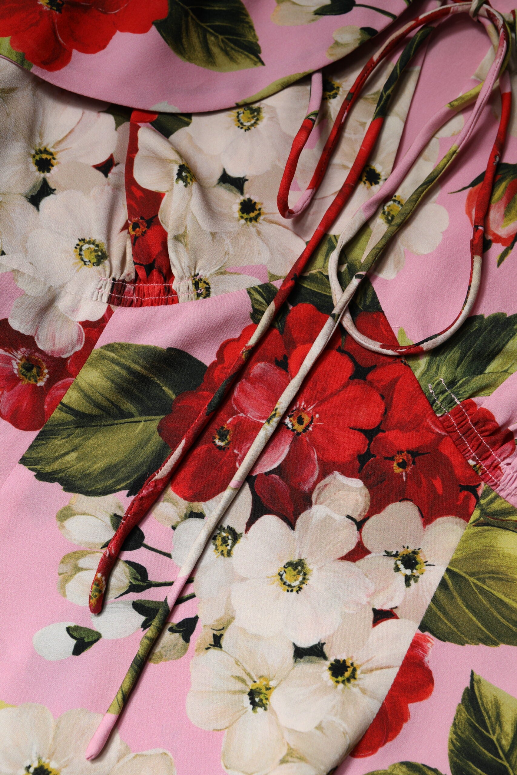 Dolce & Gabbana Rosa geblümtes Seidenblusentop mit kurzen Ärmeln