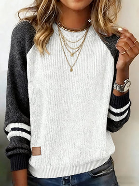 Herbstlicher Grauer Strickpullover mit Gestreiften Manschetten - Kuscheliger Trendsetter