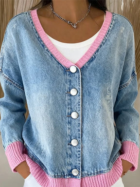 Kuscheliger Denim Cardigan mit rosa Bund für kalte Wintertage