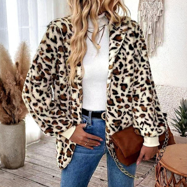 Herbsttrend: Wilder Leopardenprint Hoodie - Warm, Stylisch & Komfortabel