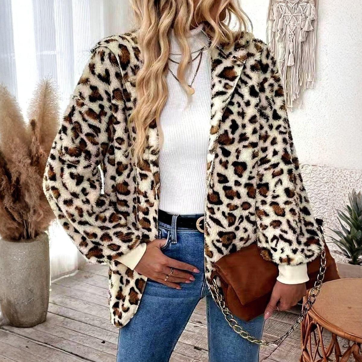 Herbsttrend: Wilder Leopardenprint Hoodie - Warm, Stylisch & Komfortabel