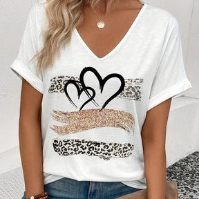 Winter V-Neck Shirt mit Glitzer Leo-Print und Herzmotiv