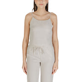 Only Beigefarbenes Oberteil aus recyceltem Polyester