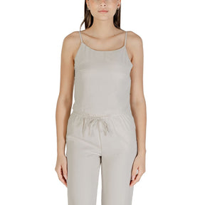 Only Beigefarbenes Oberteil aus recyceltem Polyester